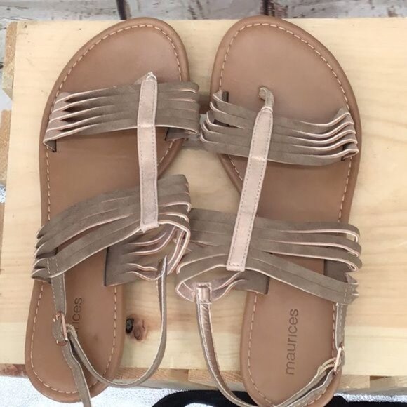 Maurices Womans 8 Brown Gold Twisted Strappy Sling Back Thong Faux Leather Sanda - Picture 8 of 8